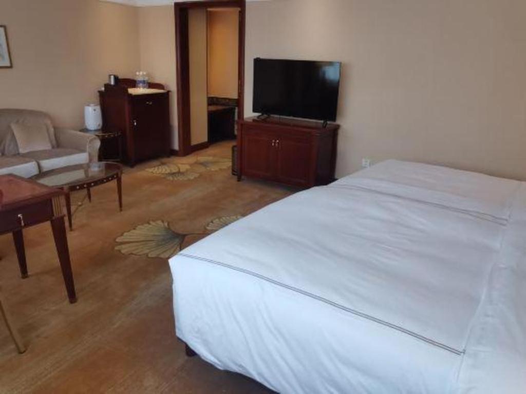 Hotel Jianguo Garden 5*