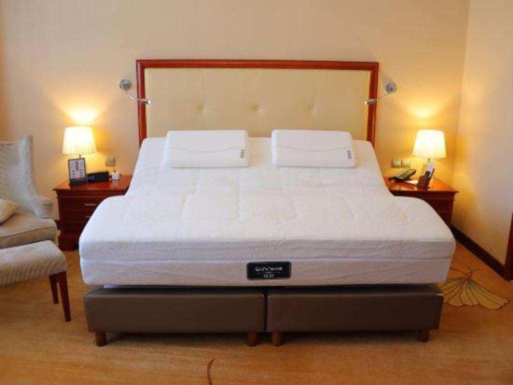 Hotel Jianguo Garden 5*