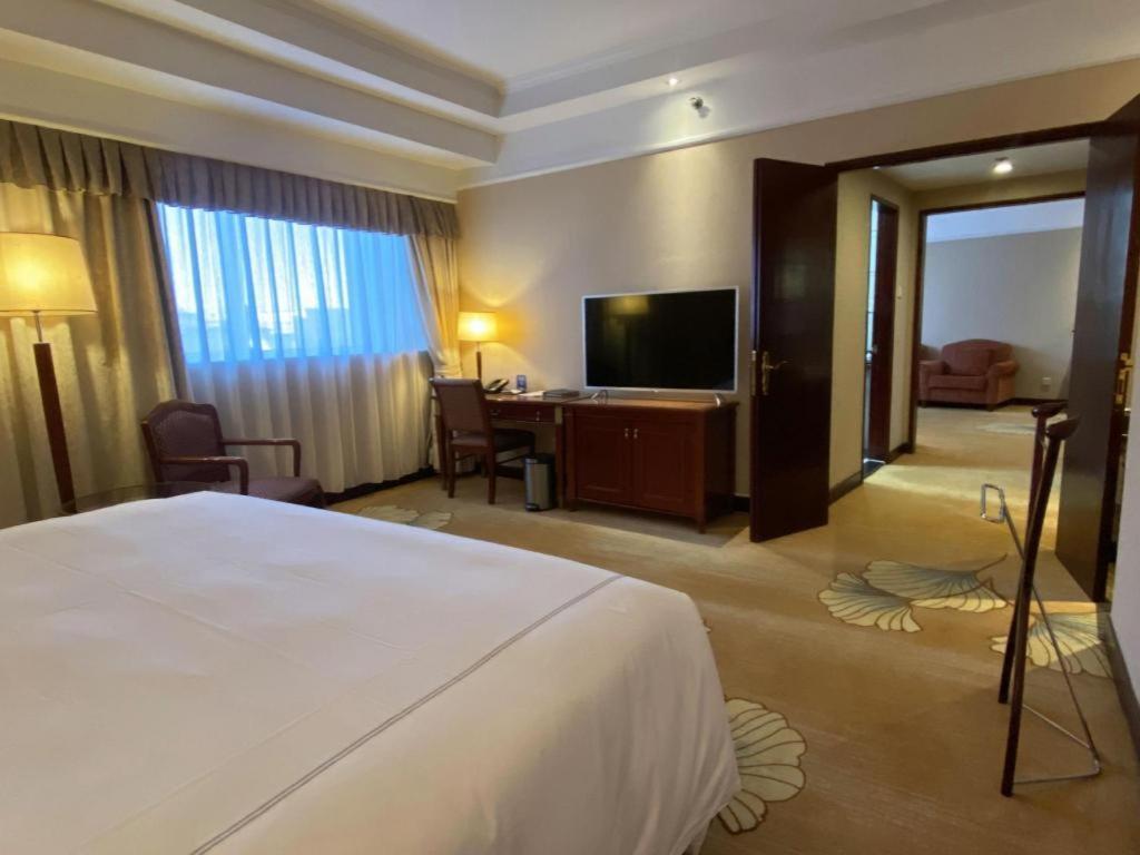 Hotel Jianguo Garden 5*